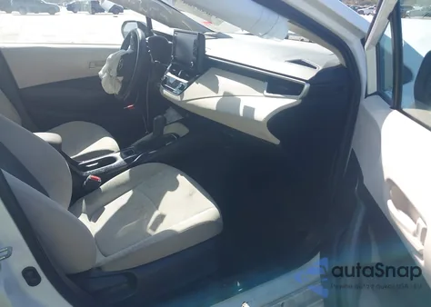 2022 Toyota Corolla Le z USA, uszkodzony, nr VIN 5YFEPMAE0NP297688